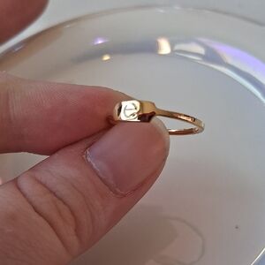 Elegant Gold Ring with Initial Engraving - "e"